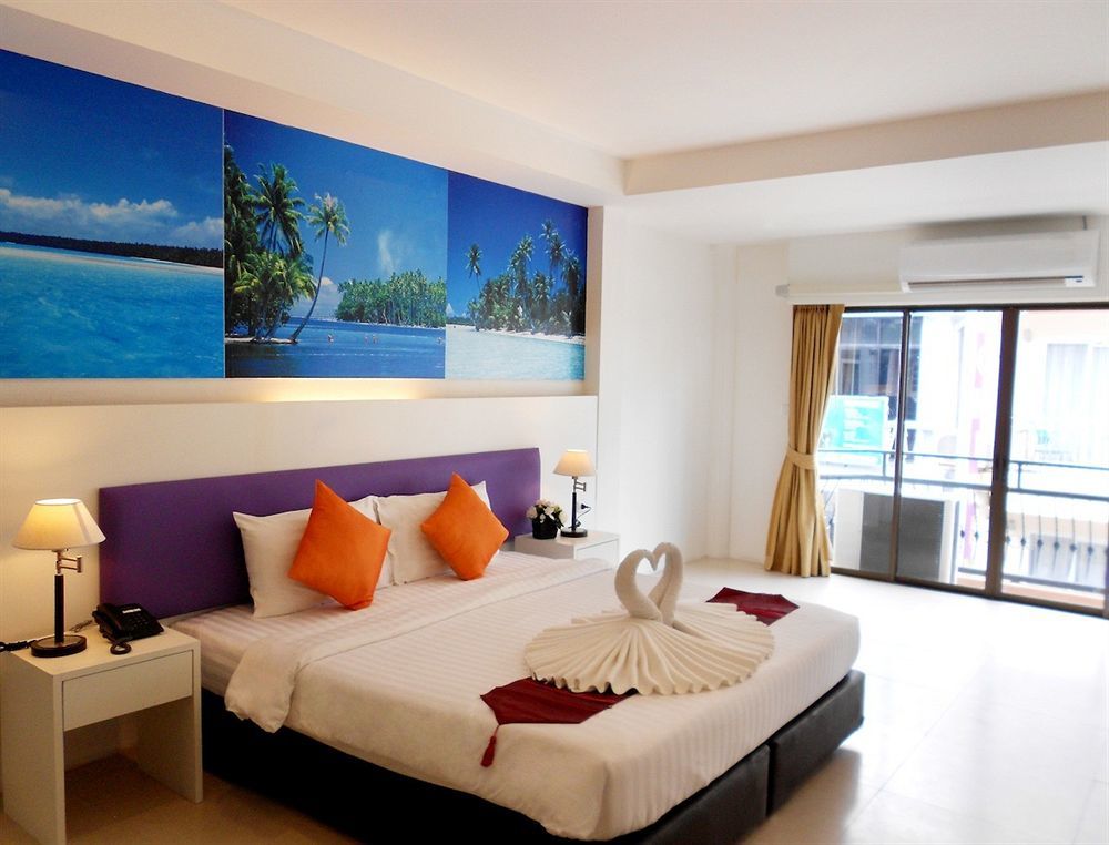 Armoni Patong Beach Hotel Exterior foto